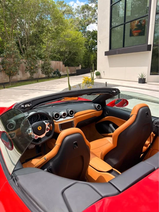 2016 Ferrari California T - Image 11 of 14