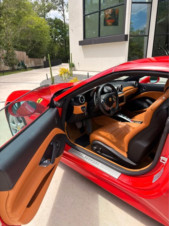 2016 Ferrari California T - Image 10 of 14