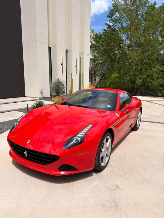 2016 Ferrari California T - Image 2 of 14
