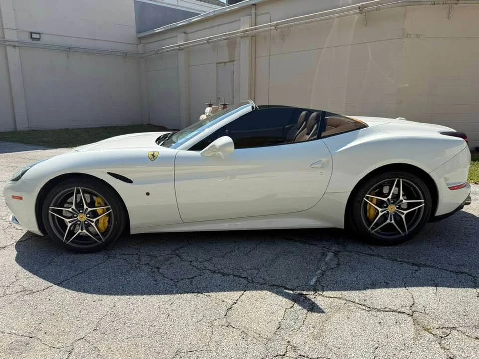 2016 Ferrari California T - Image 2 of 20