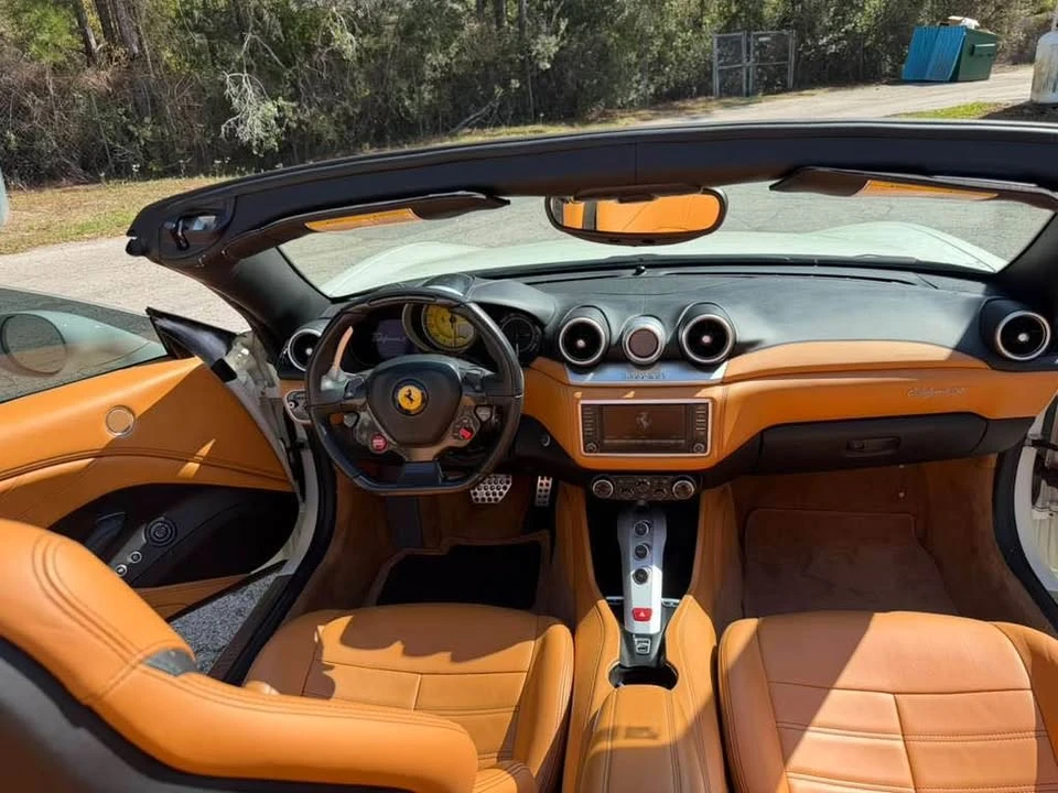 2016 Ferrari California T - Image 10 of 20