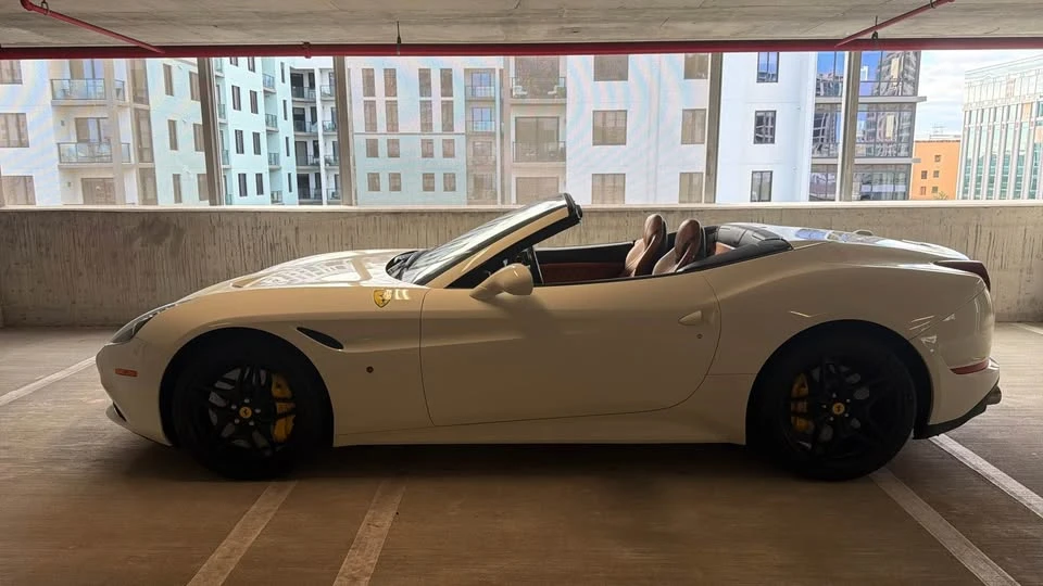 2016 Ferrari California T - Image 8 of 11