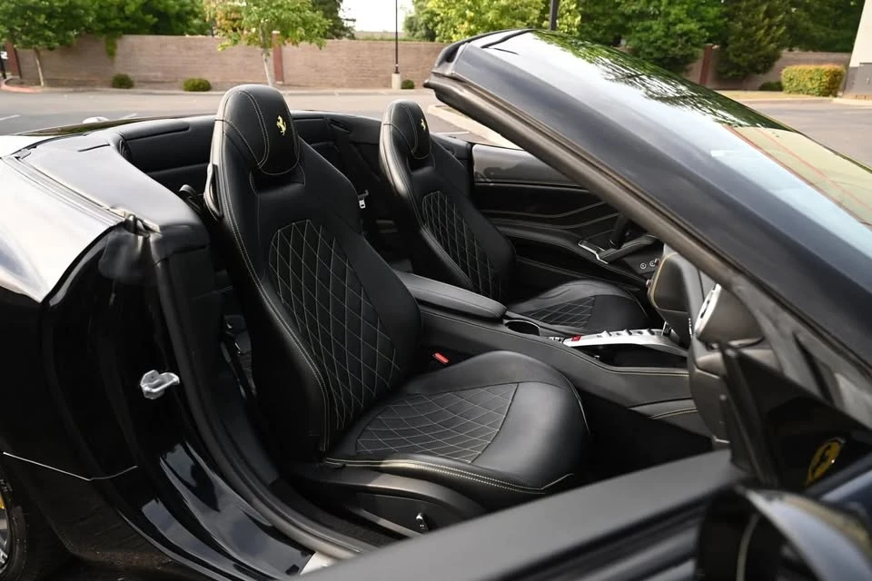 2016 Ferrari California T - Image 19 of 20