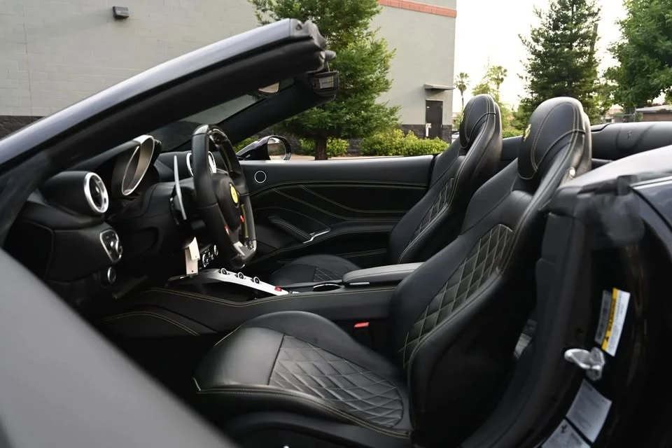 2016 Ferrari California T - Image 15 of 20