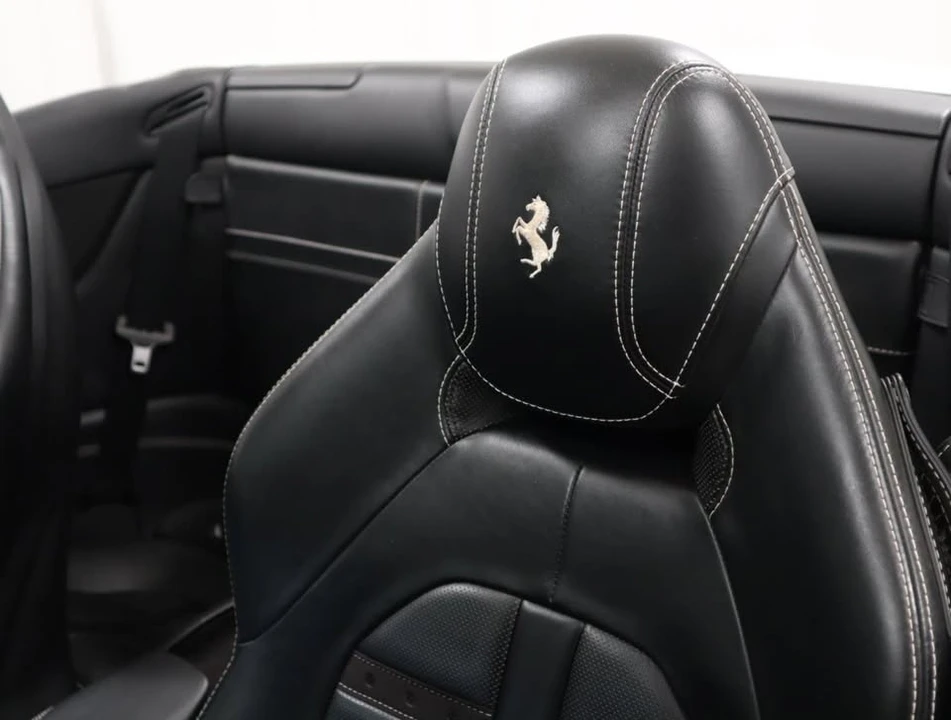 2016 Ferrari California T - Image 17 of 18