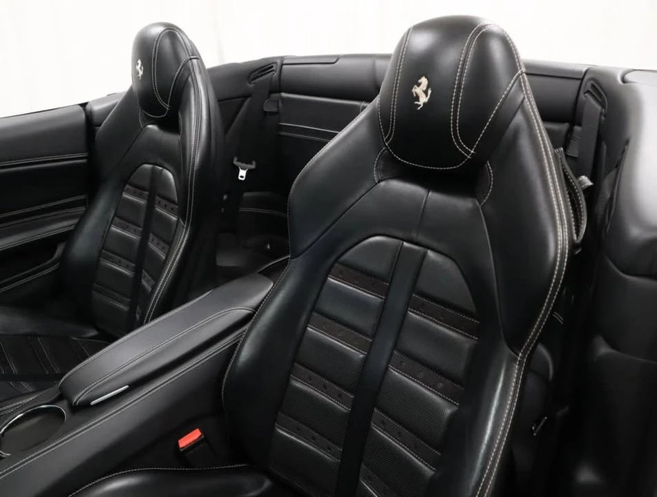 2016 Ferrari California T - Image 16 of 18