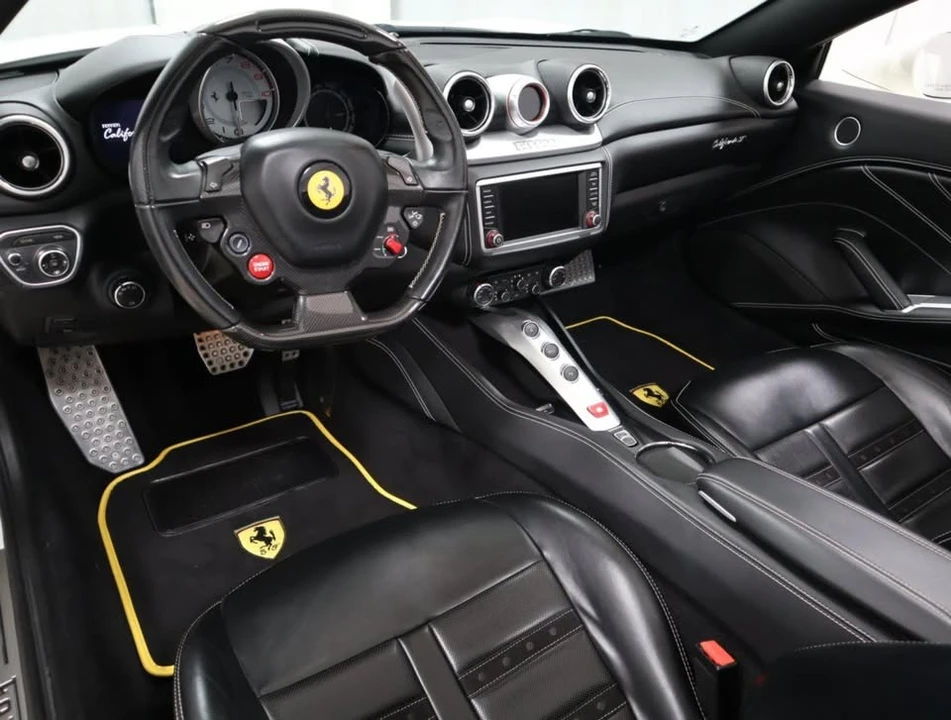 2016 Ferrari California T - Image 15 of 18