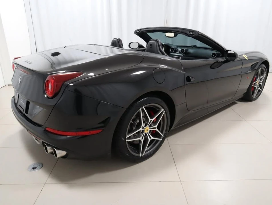 2016 Ferrari California T - Image 10 of 19