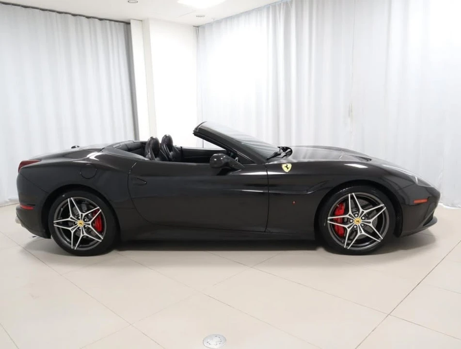 2016 Ferrari California T - Image 9 of 19
