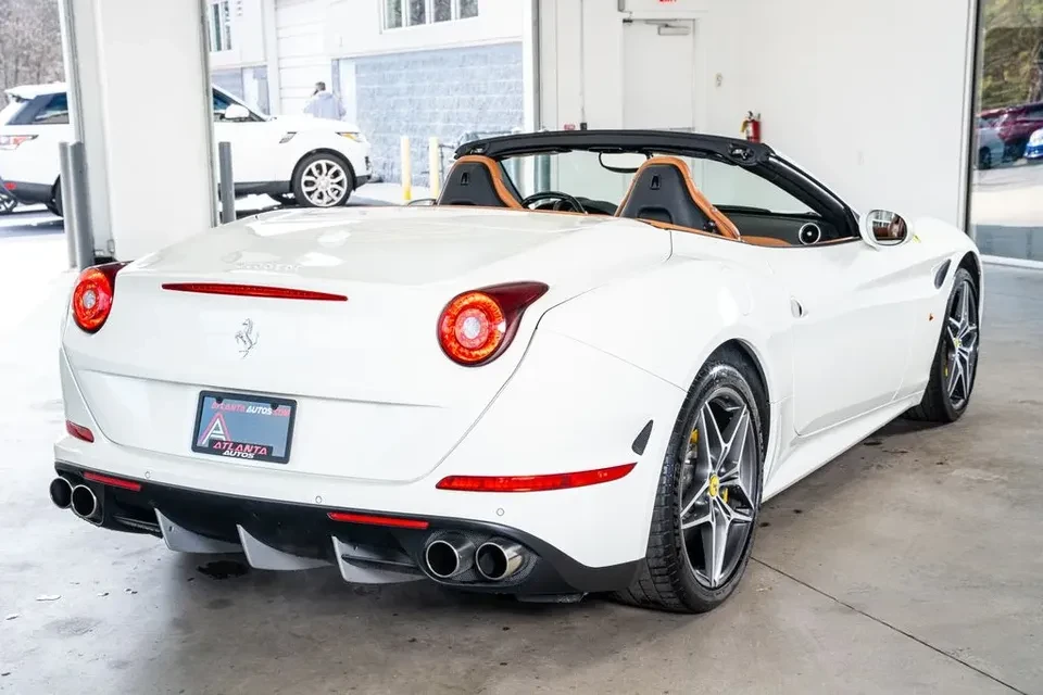 2016 Ferrari California T - Image 11 of 18
