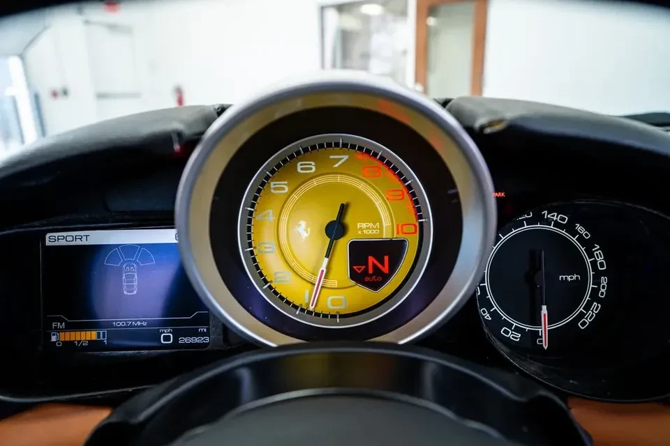 2016 Ferrari California T - Image 5 of 18