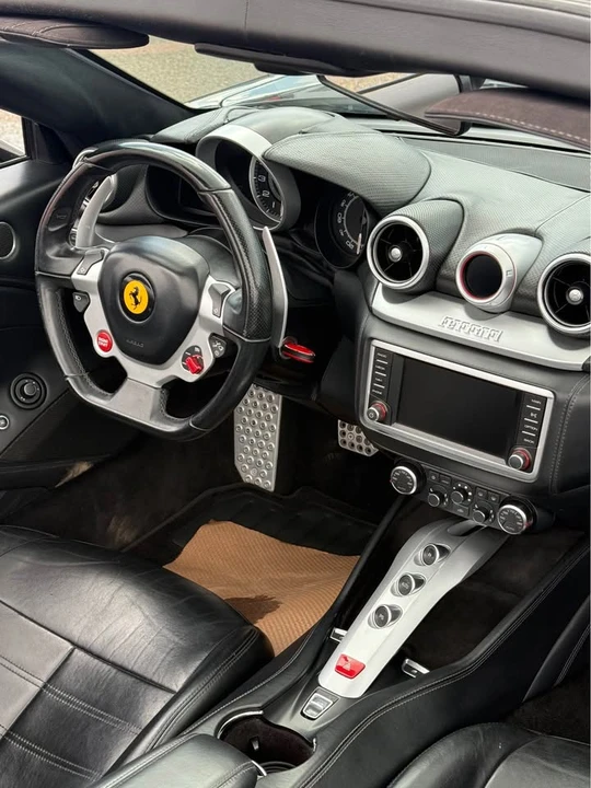 2016 Ferrari California T - Image 11 of 18