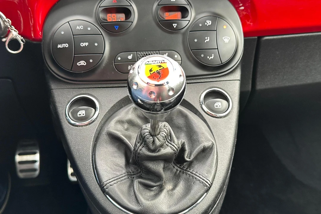 2016 Fiat Abarth 500 - Image 25 of 31