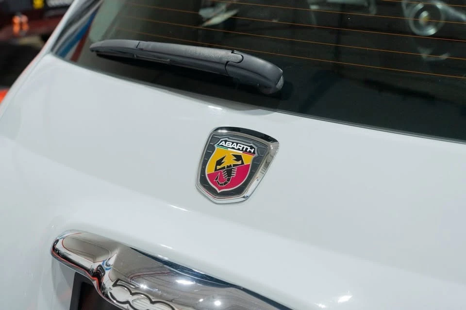 2016 Fiat Abarth 500 - Image 9 of 20