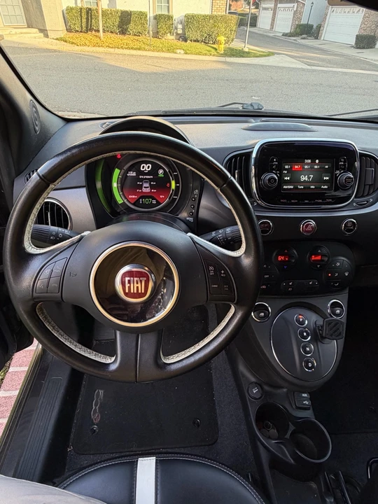 2016 Fiat 500e - Image 12 of 19