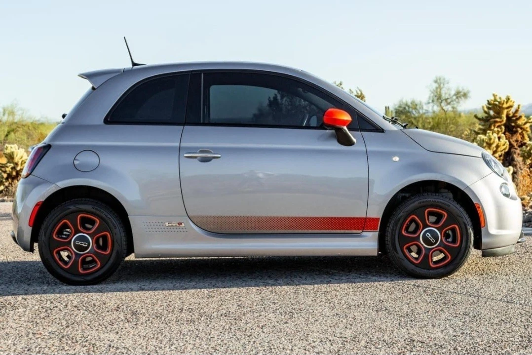 2016 Fiat 500e - Image 2 of 7