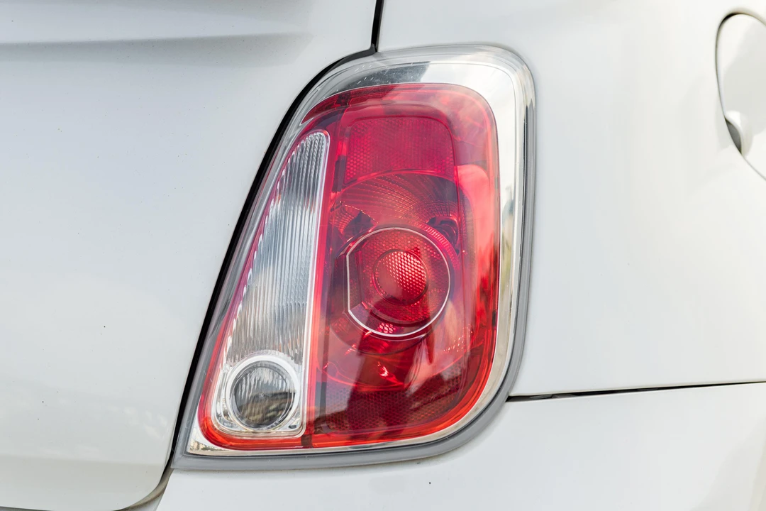 2016 Fiat Abarth 500 - Image 24 of 31