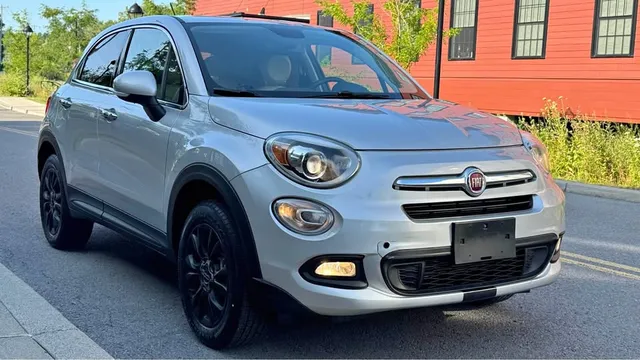 2016 Fiat 500X Lounge Sport Utility 4D