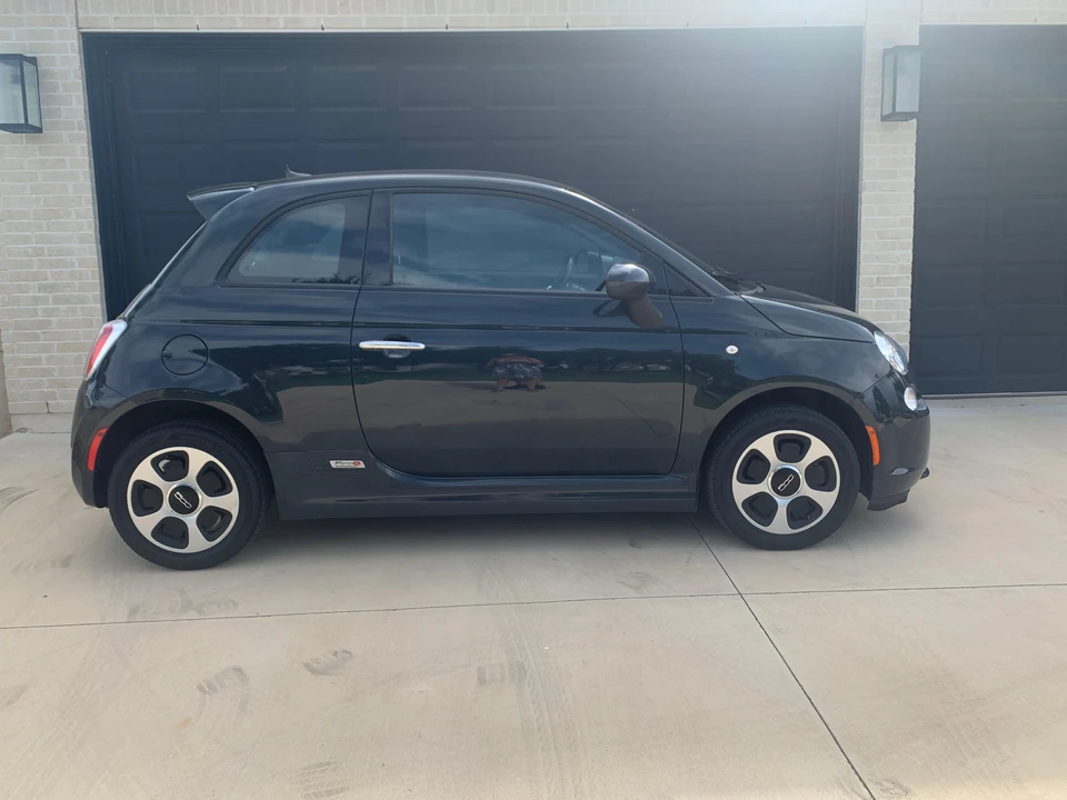 2016 Fiat 500e - Image 8 of 25