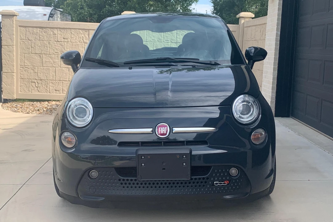 2016 Fiat 500e - Image 2 of 25