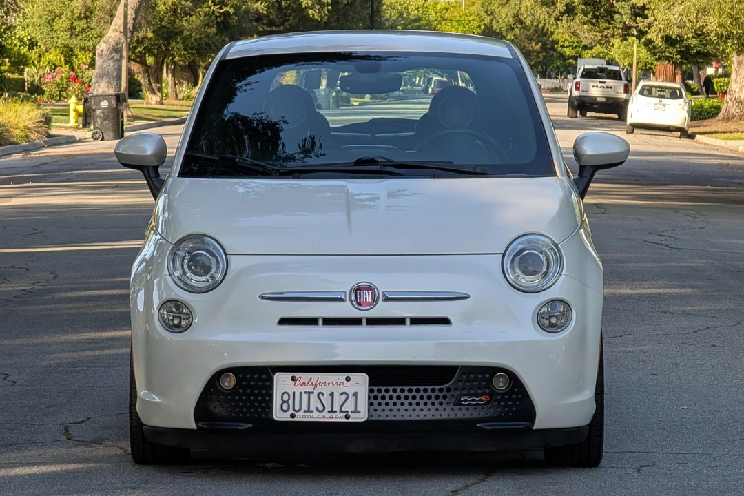 2016 Fiat 500e - Image 2 of 31