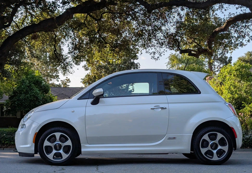 2016 Fiat 500e - Image 11 of 31