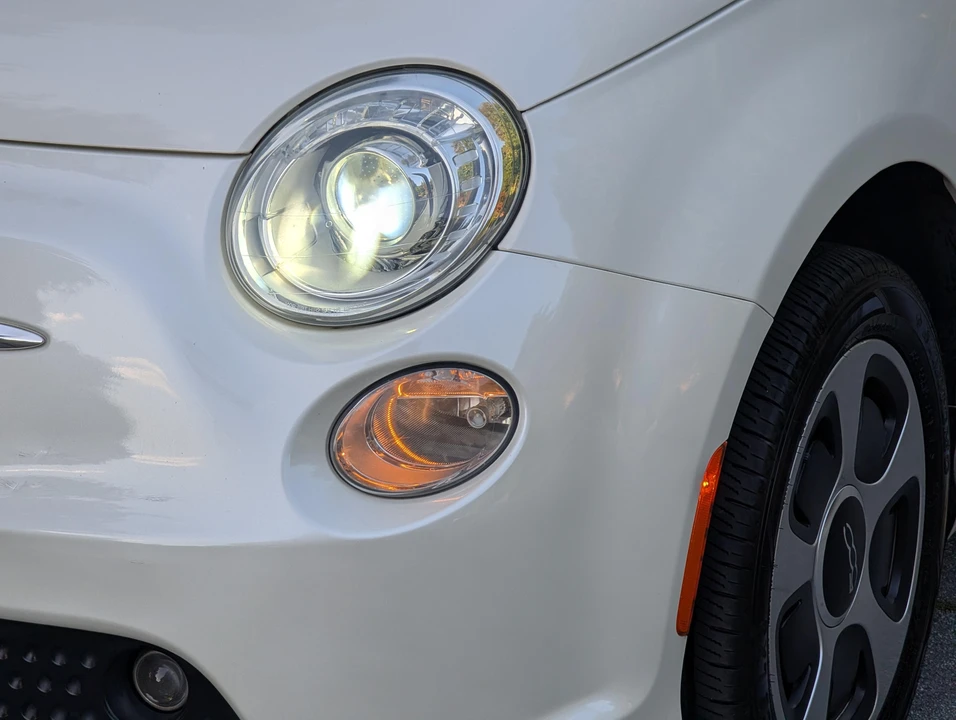 2016 Fiat 500e - Image 27 of 31