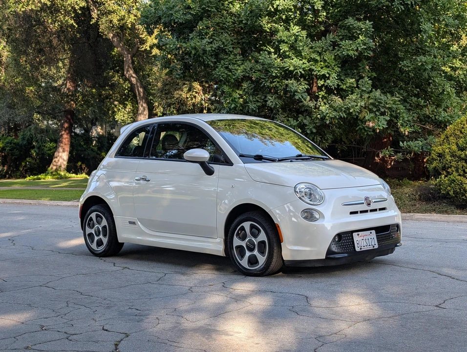 2016 Fiat 500e - Image 16 of 31