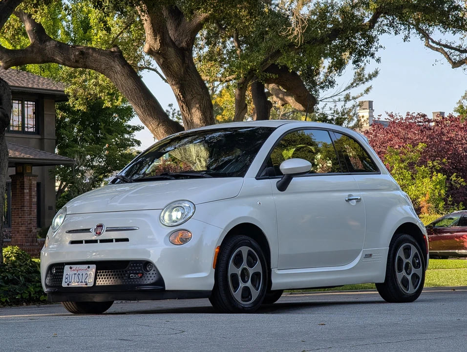 2016 Fiat 500e - Image 9 of 31