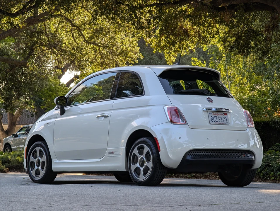 2016 Fiat 500e - Image 12 of 31