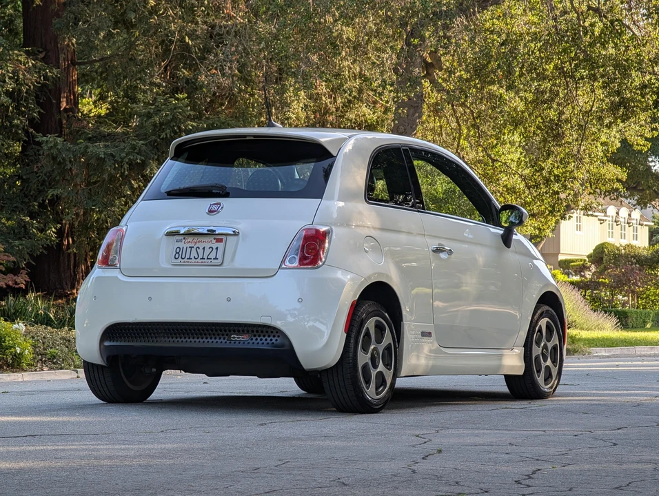 2016 Fiat 500e - Image 15 of 31