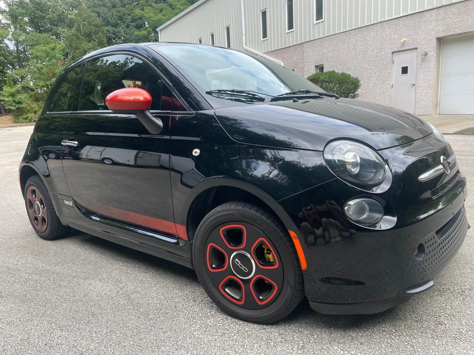 2016 Fiat 500e - Image 26 of 31