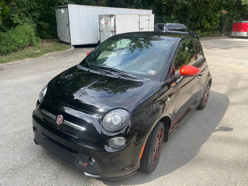 2016 Fiat 500e - Image 9 of 31