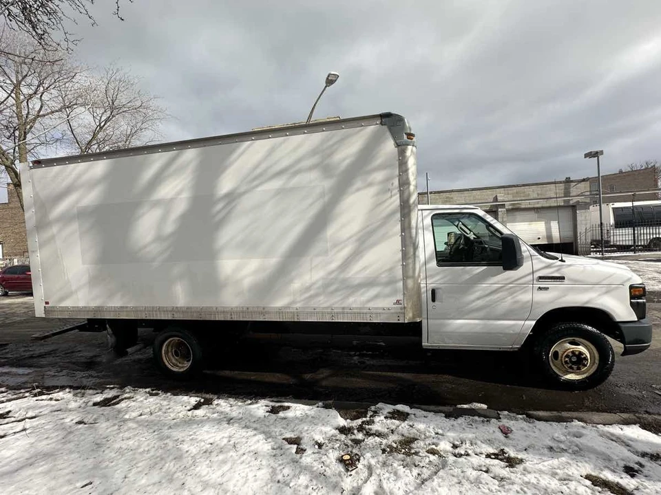 2016 Ford Econoline Van - Image 10 of 21