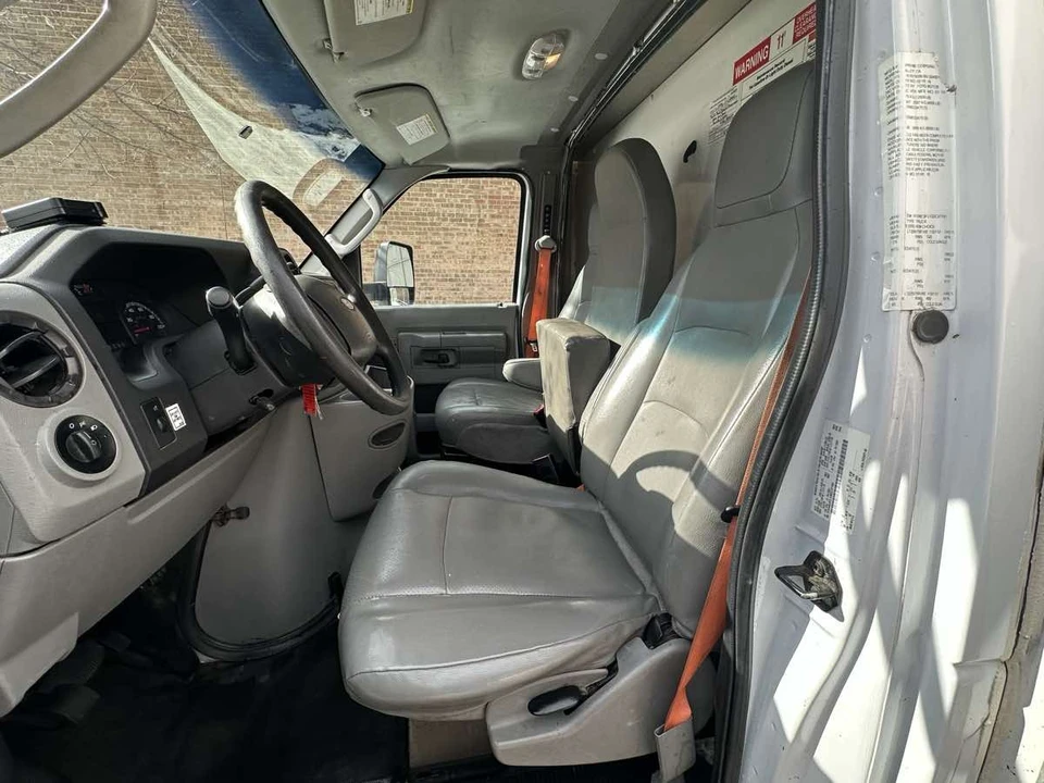 2016 Ford Econoline Van - Image 15 of 21