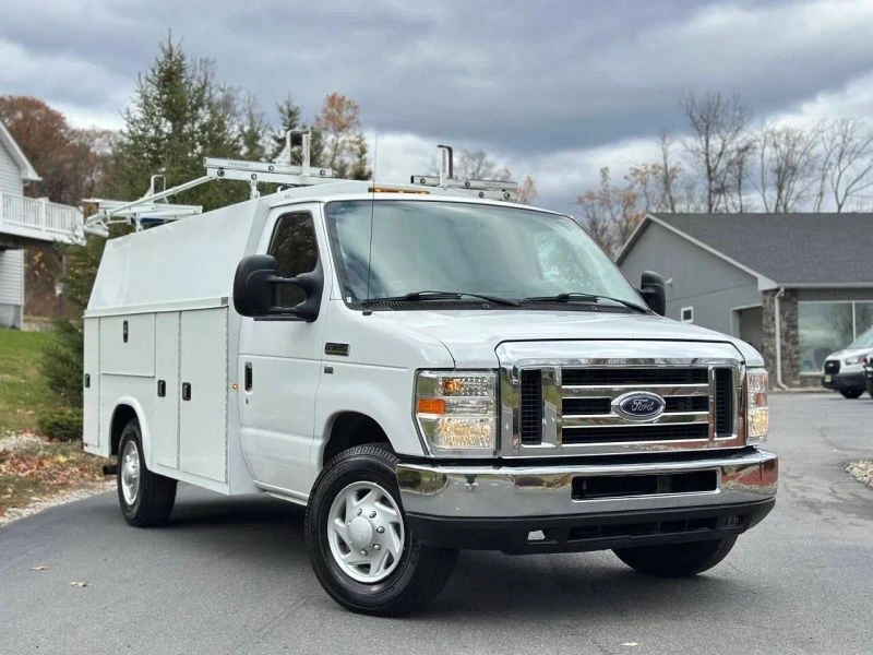 2016 Ford Econoline Van - Image 2 of 12