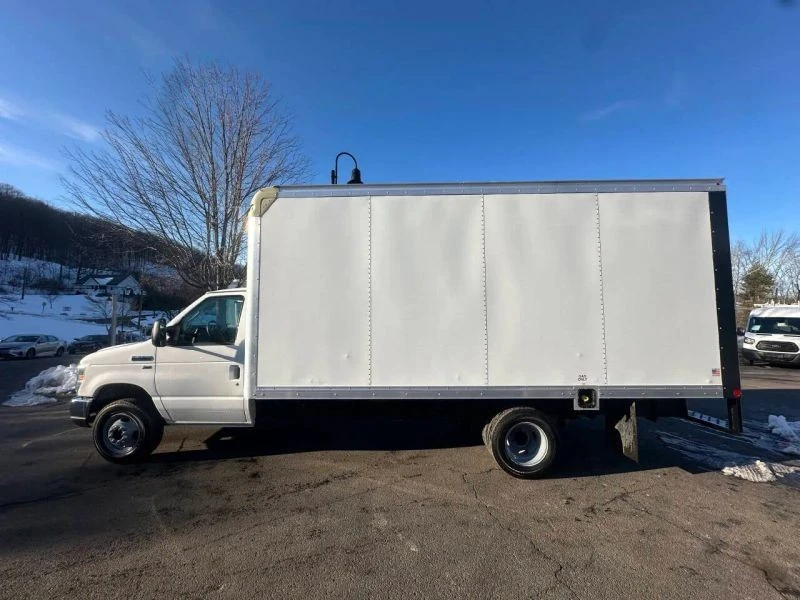 2016 Ford Econoline Van - Image 9 of 12