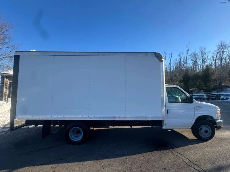 2016 Ford Econoline Van - Image 5 of 12
