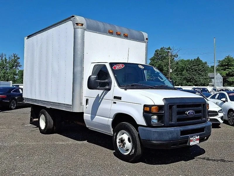 2016 Ford Econoline Van - Image 2 of 12