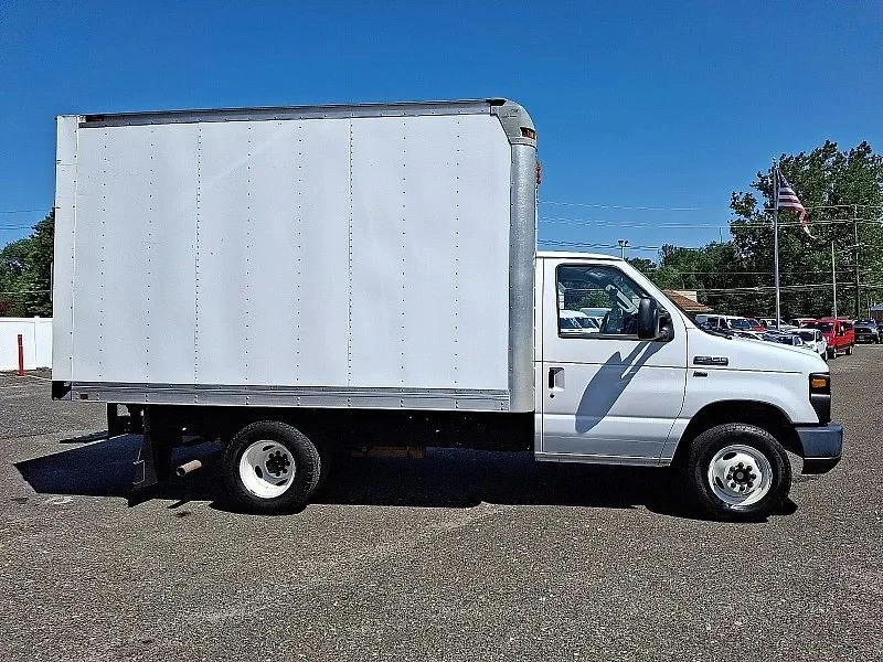 2016 Ford Econoline Van - Image 8 of 12