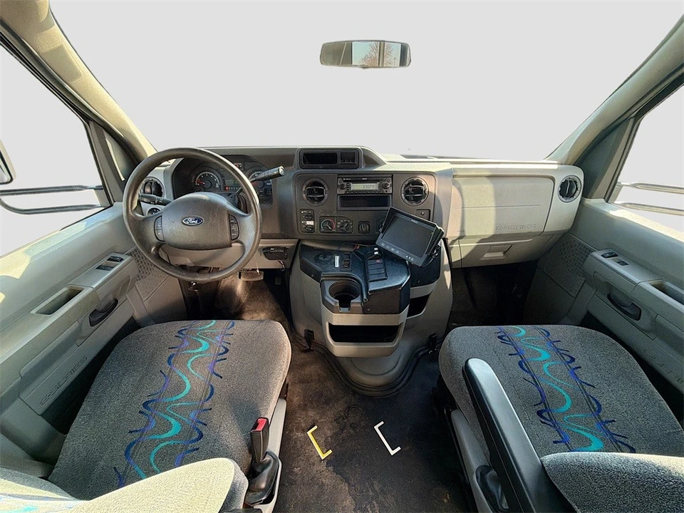 2016 Ford Econoline Van - Image 9 of 12