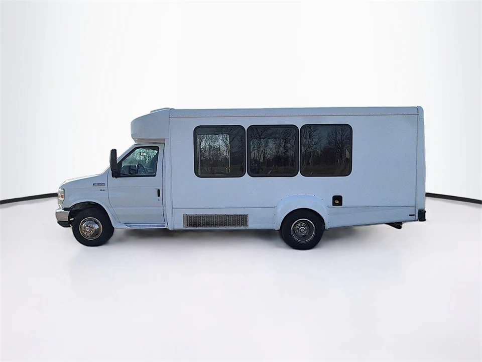 2016 Ford Econoline Van - Image 4 of 12