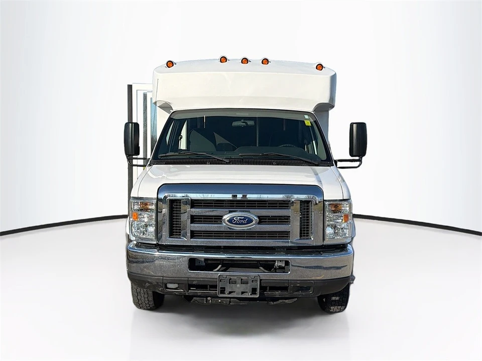 2016 Ford Econoline Van - Image 2 of 12