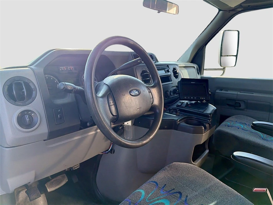 2016 Ford Econoline Van - Image 10 of 12