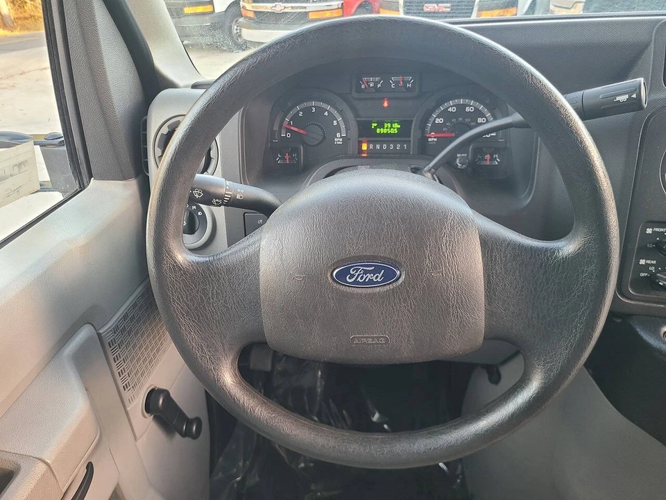 2016 Ford Econoline Van - Image 16 of 21