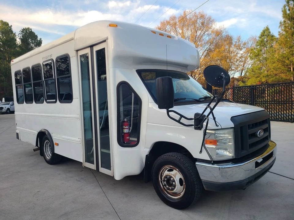 2016 Ford Econoline Van - Image 8 of 21