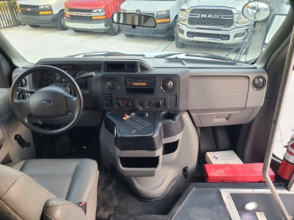 2016 Ford Econoline Van - Image 15 of 21