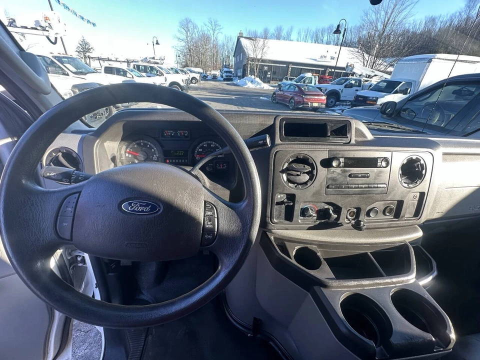 2016 Ford Econoline Van - Image 16 of 18