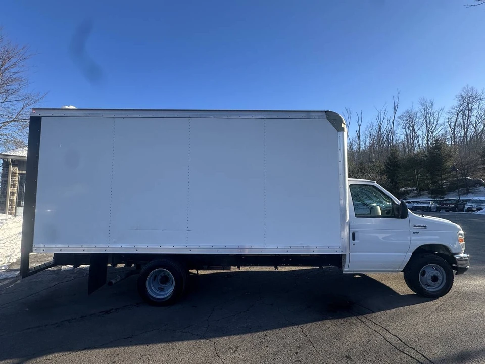 2016 Ford Econoline Van - Image 5 of 18