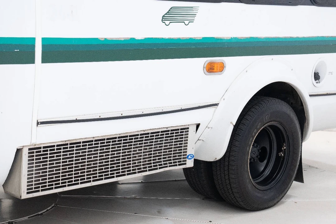 2016 Ford Econoline Van - Image 27 of 31